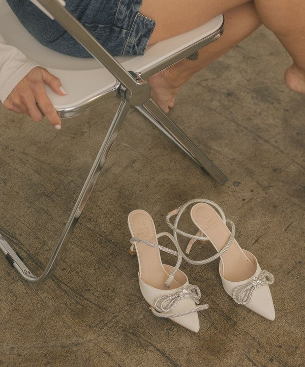 Oasis Society Chelsea - Bow Front Kitten Heel - Bee Creek Apparel