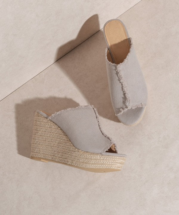 Distressed Linen Wedge - Bee Creek Apparel