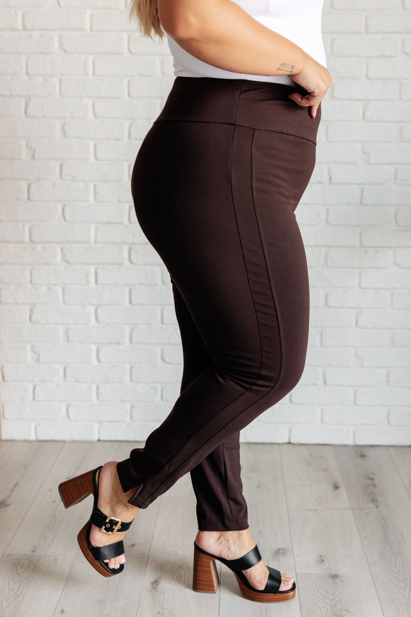 Magic Skinny Slimming Pants in Chocolate